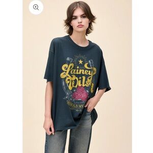 NEW Daydreamer Lainey Wilson T-shirt- Onesize